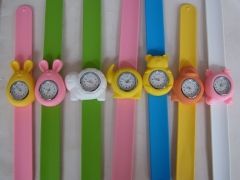 Uma variedade de formas e cores assiste relógios bonitos e de alta qualidade para crianças